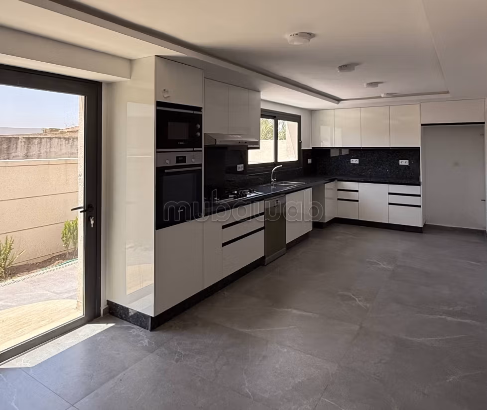 Villa à vendre 336 m², 5 chambres Malabata, Tanger