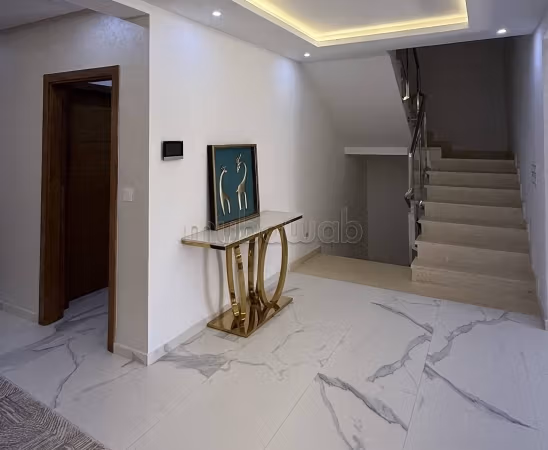 Esplendida villa en venta en Malabata. 5 bonitas habitaciones. Vista excepcional a la montaña, aislamiento térmico y acústico