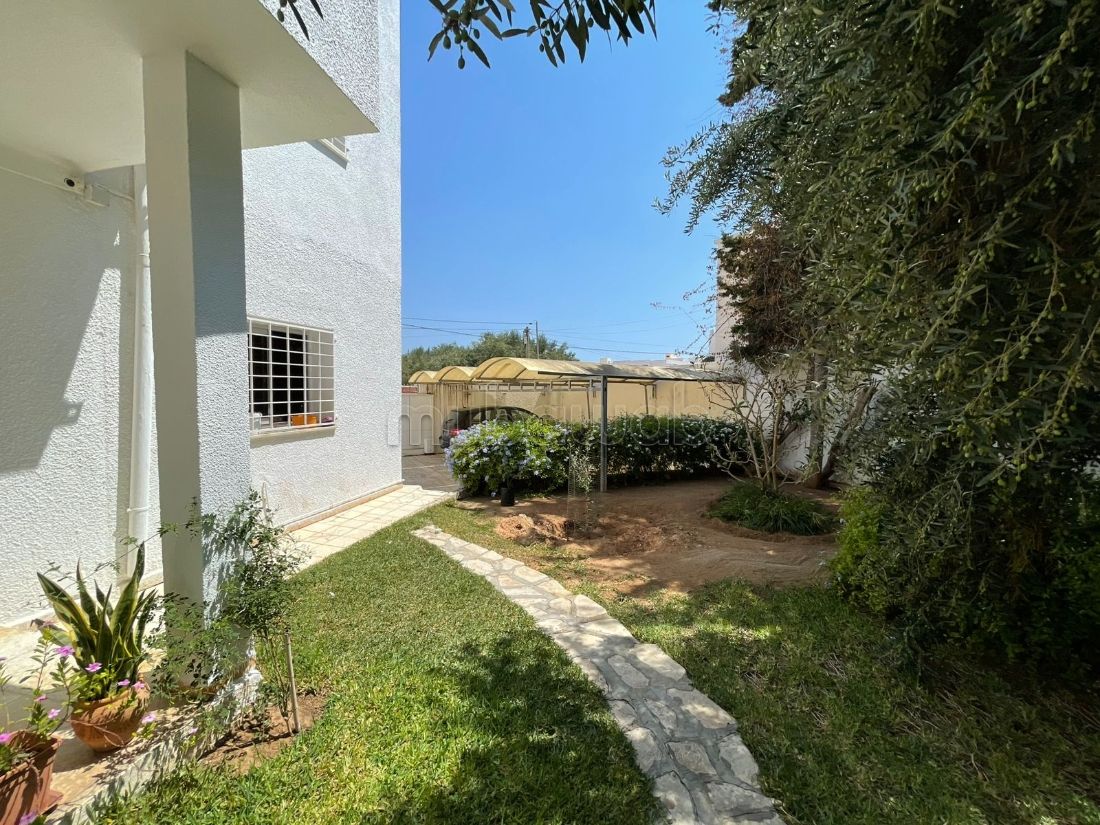 Villa s8 avec piscine et jardin