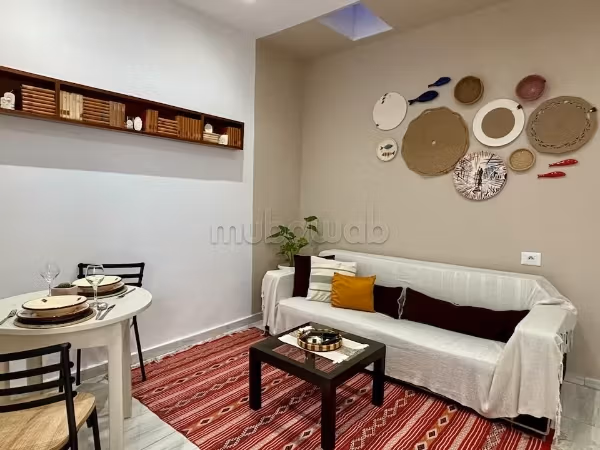 Beautiful apartment for sale in Amilcar. 4 large living areas. Well equipped kitchen