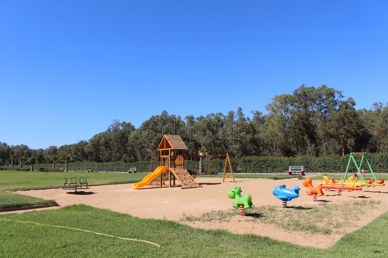 Appartamento da acquistare. 1 locale. Giardino e ascensore