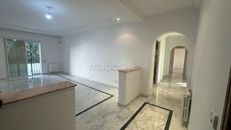 Vendita di uno splendido appartamento a Ezzahra. 4 locali spaziosi. Antenna parabolica e porta blindata