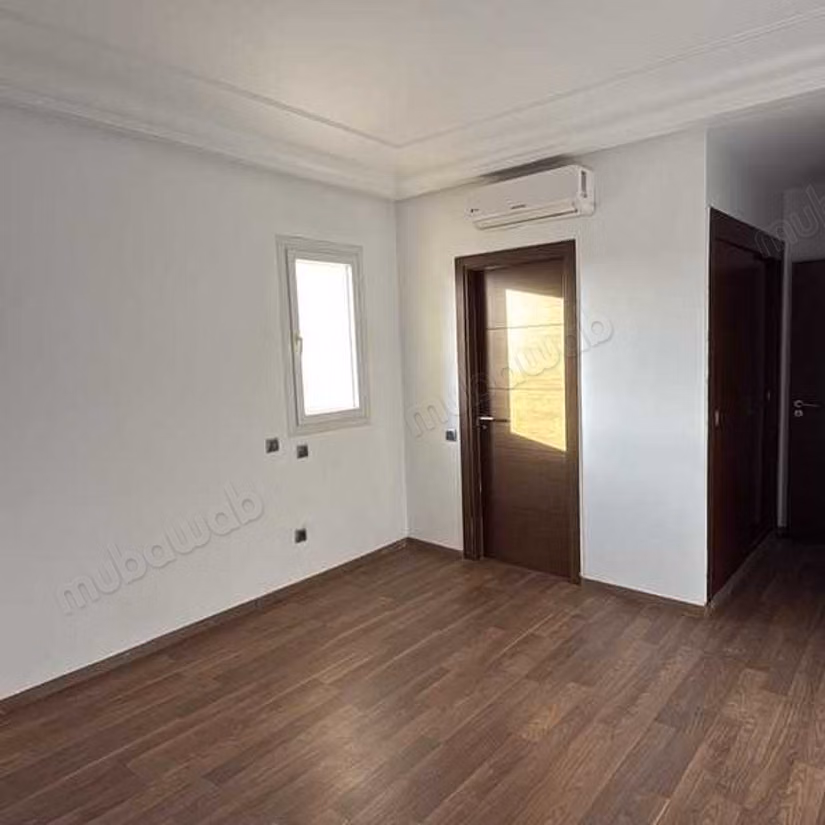Luxury villa for sale in Bouskoura Ville. 7 rooms. Green areas, Parking spaces for cars