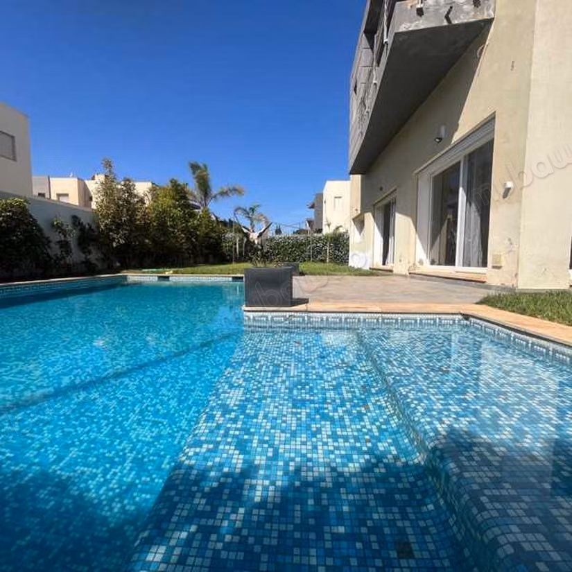 Luxury villa for sale in Bouskoura Ville. 7 rooms. Green areas, Parking spaces for cars