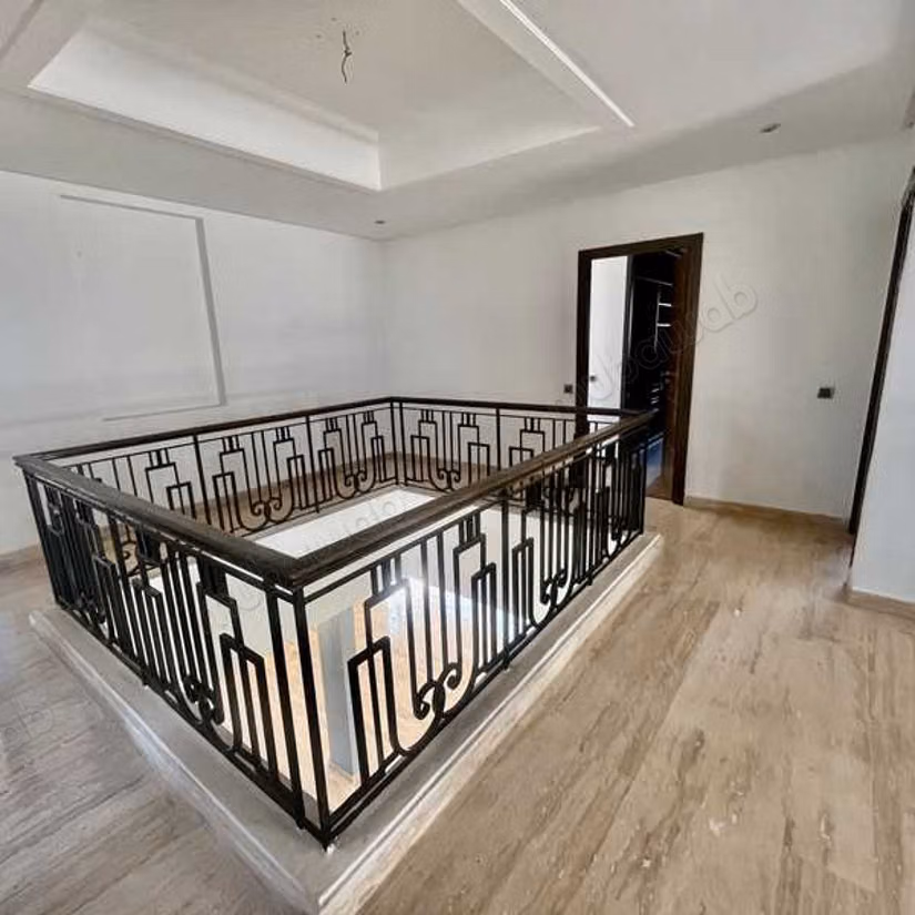 Luxury villa for sale in Bouskoura Ville. 7 rooms. Green areas, Parking spaces for cars