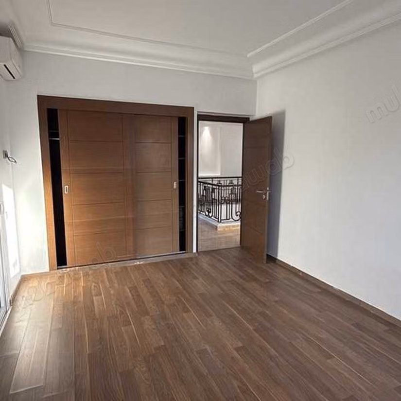 Luxury villa for sale in Bouskoura Ville. 7 rooms. Green areas, Parking spaces for cars
