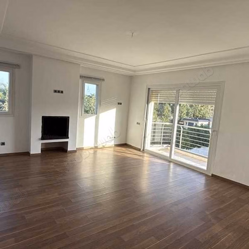 Luxury villa for sale in Bouskoura Ville. 7 rooms. Green areas, Parking spaces for cars