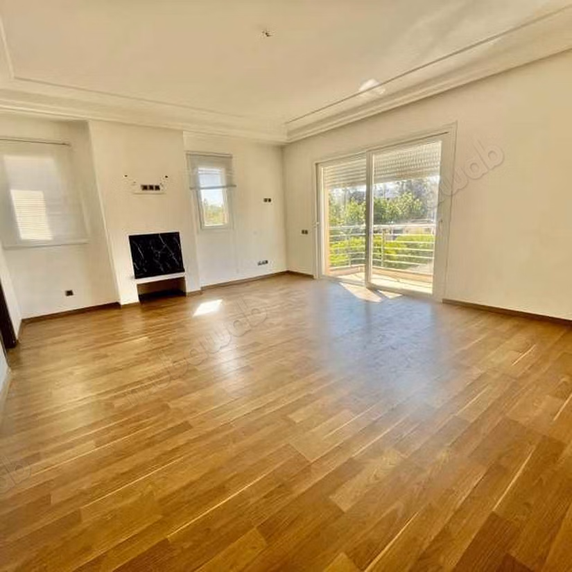 Luxury villa for sale in Bouskoura Ville. 7 rooms. Green areas, Parking spaces for cars
