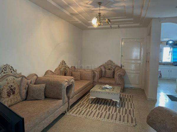 Acquista casa. 3 camere da letto. Giardino e garage