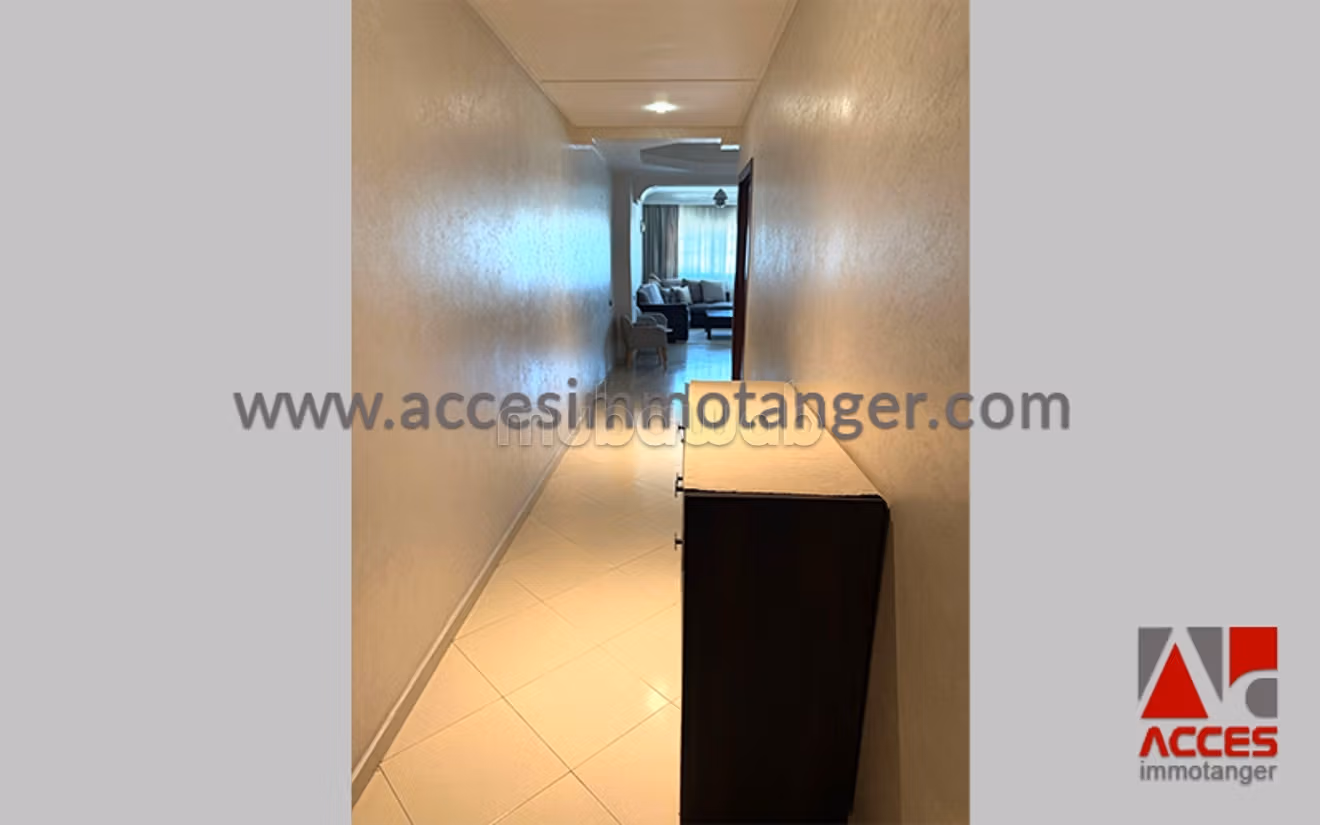 Rent this apartment in Malabata. 2 rooms. Attic