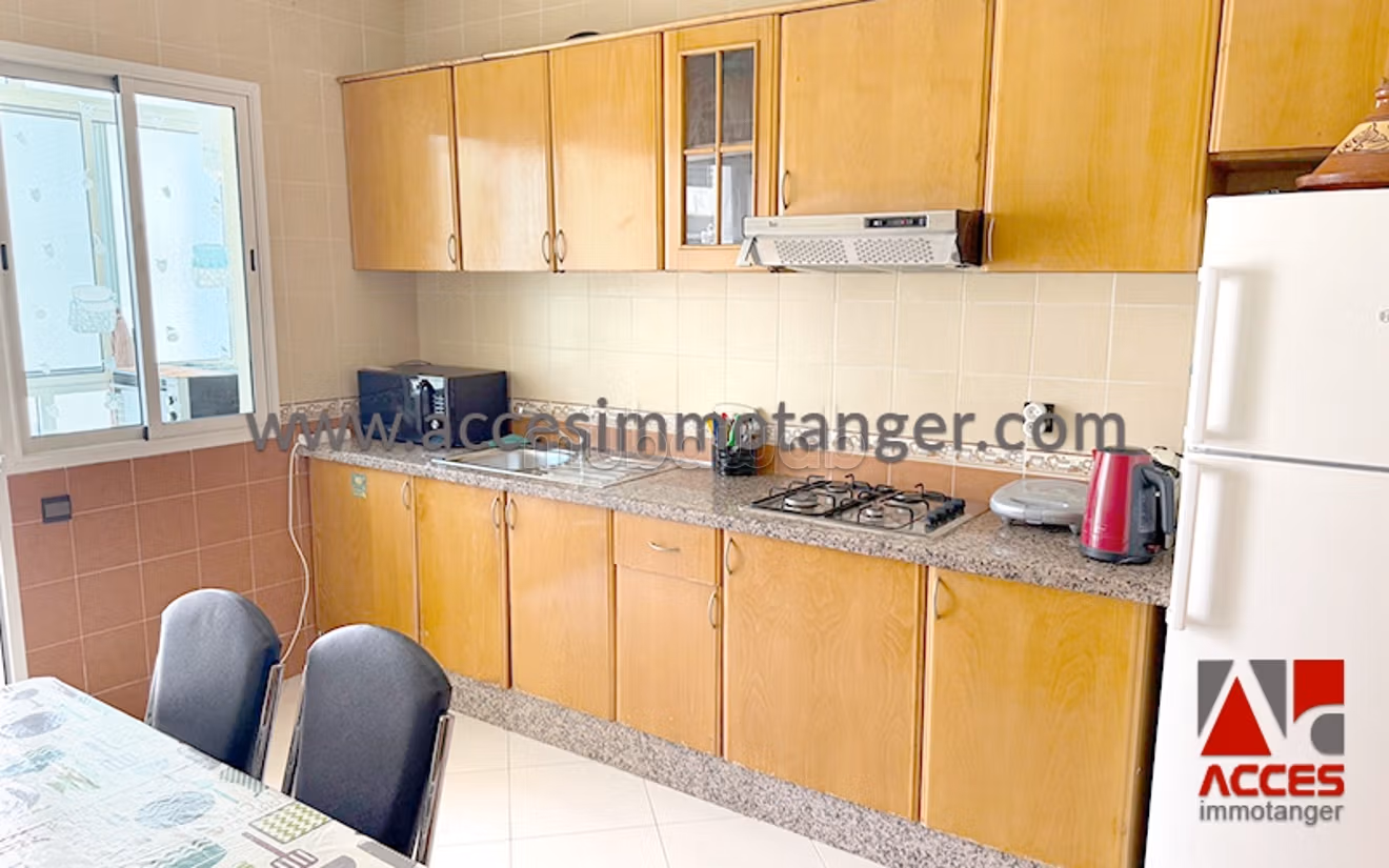 Rent this apartment in Malabata. 2 rooms. Attic