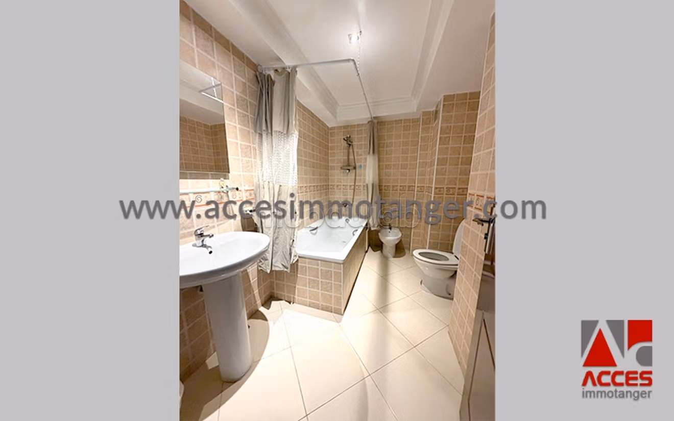 Rent this apartment in Malabata. 2 rooms. Attic
