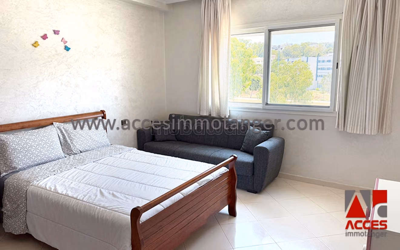 Rent this apartment in Malabata. 2 rooms. Attic