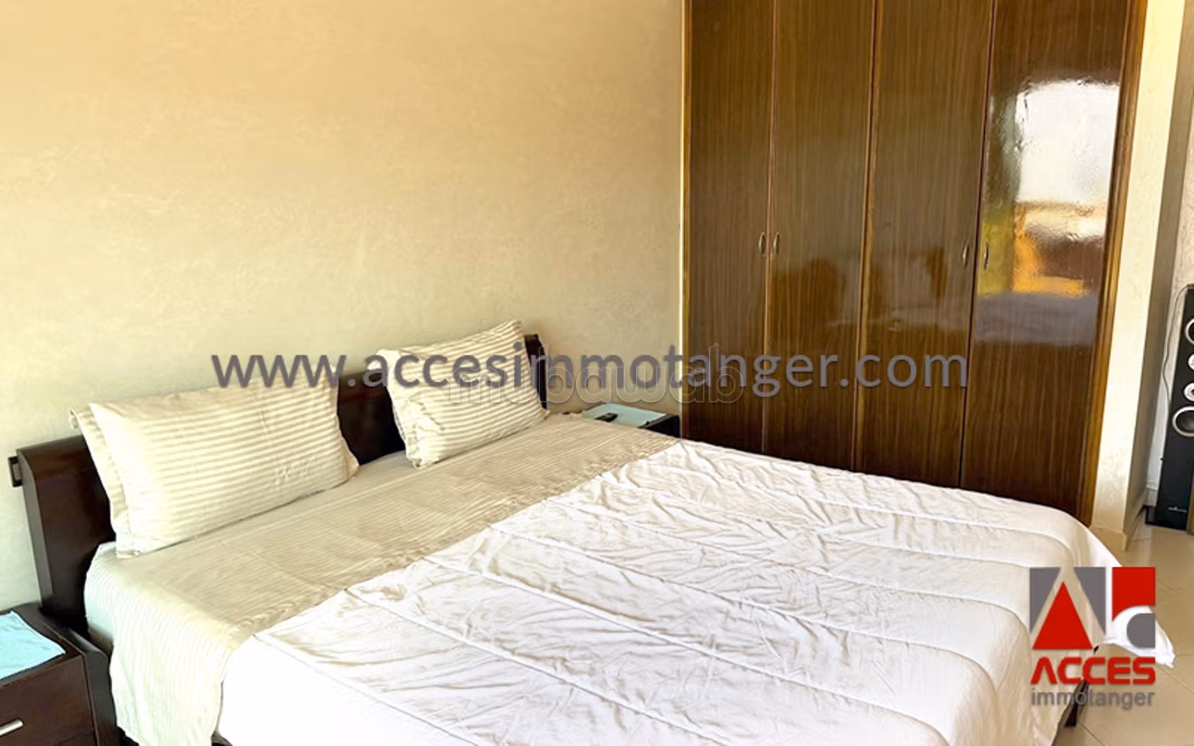 Rent this apartment in Malabata. 2 rooms. Attic