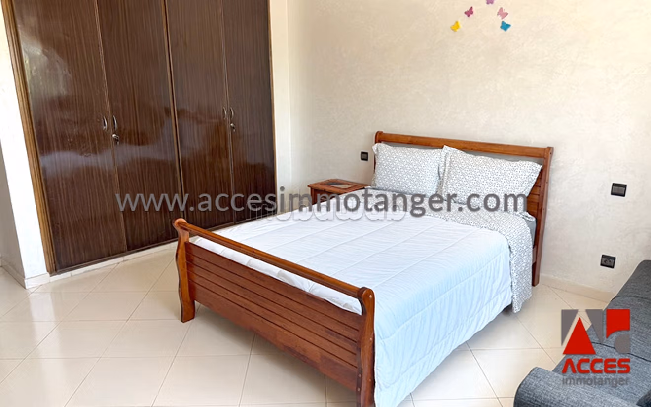 Rent this apartment in Malabata. 2 rooms. Attic