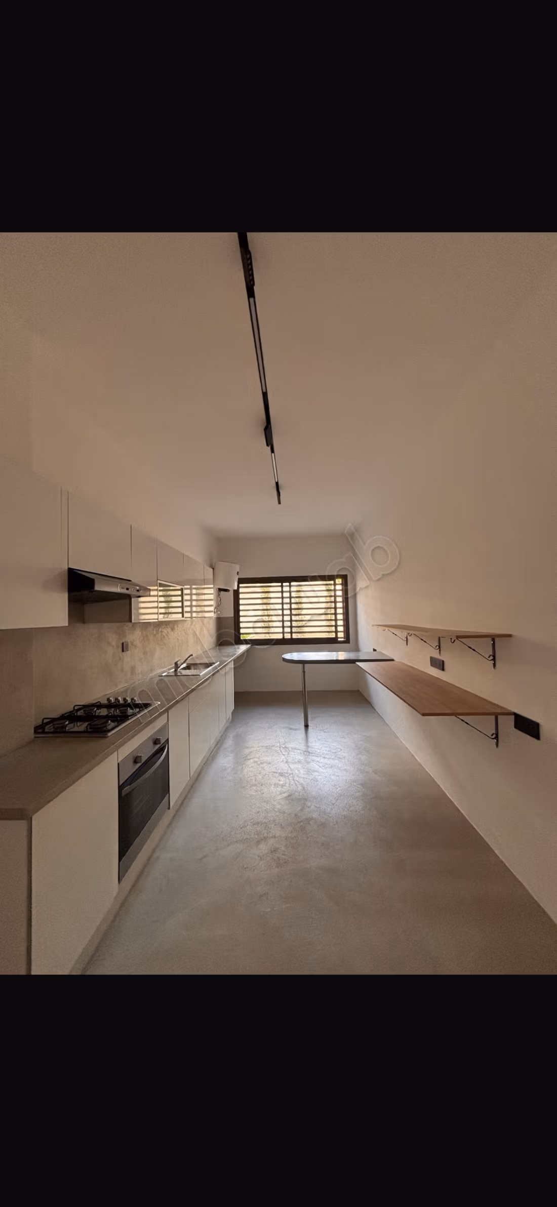 Affitto di uno splendido appartamento. 5 ampi locali. Servizio di concierge e piscina
