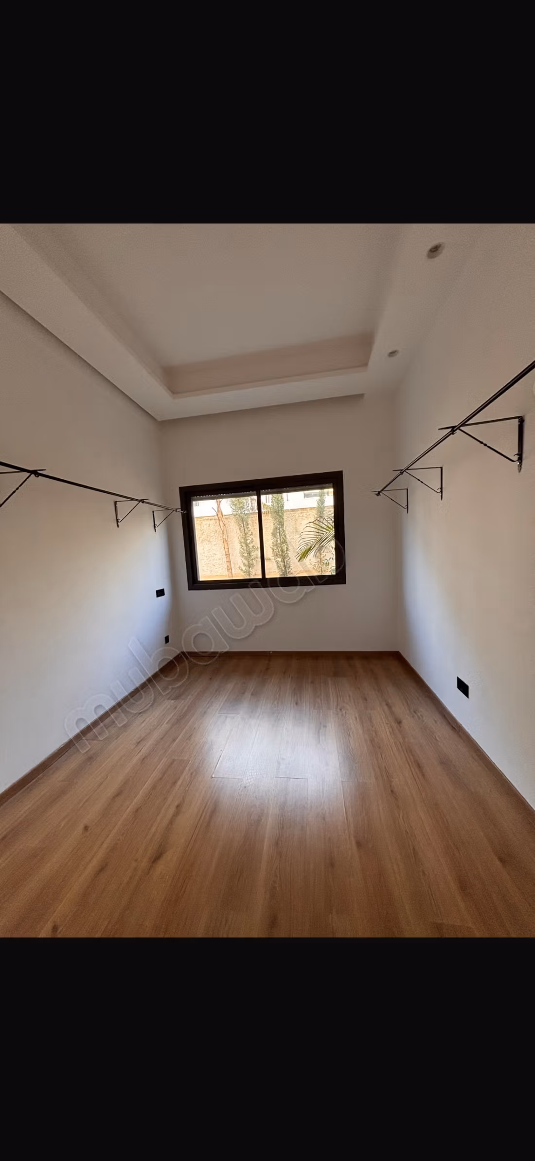 Affitto di uno splendido appartamento. 5 ampi locali. Servizio di concierge e piscina