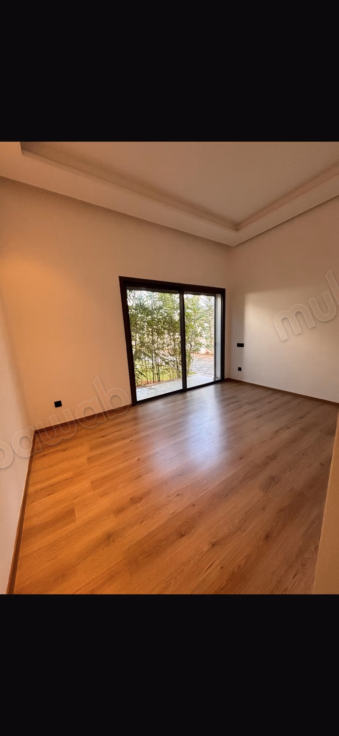 Affitto di uno splendido appartamento. 5 ampi locali. Servizio di concierge e piscina