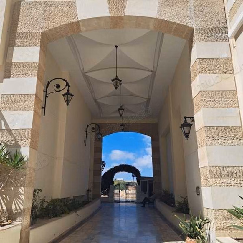Find an apartment to buy in Oasis. 5 large rooms. Furnished