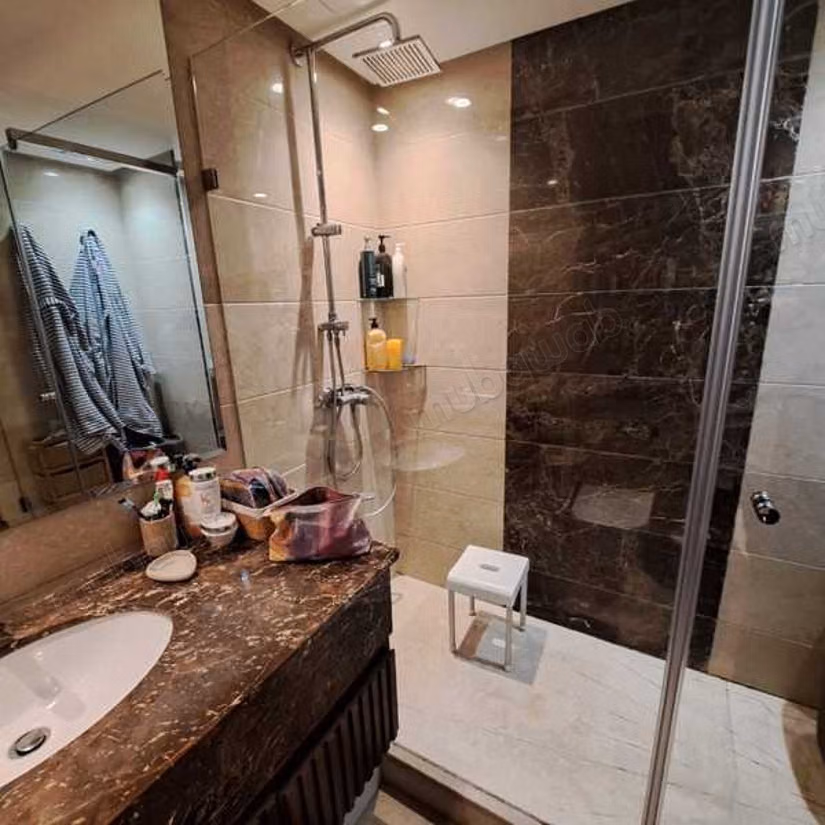 Find an apartment to buy in Oasis. 5 large rooms. Furnished