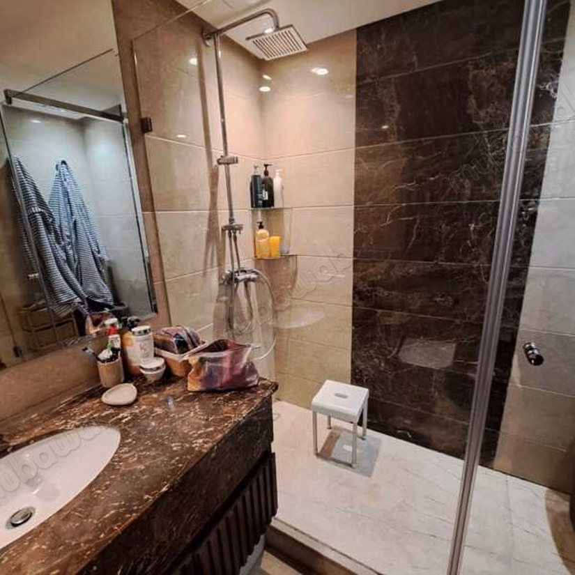 Find an apartment to buy in Oasis. 5 large rooms. Furnished