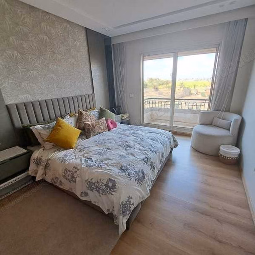 Find an apartment to buy in Oasis. 5 large rooms. Furnished