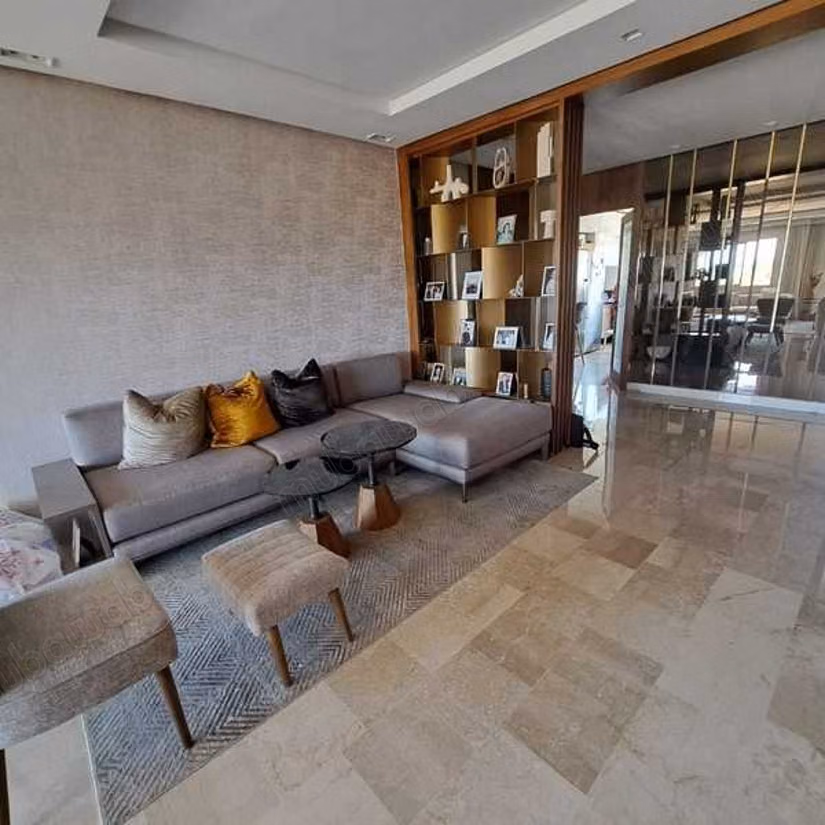 Find an apartment to buy in Oasis. 5 large rooms. Furnished