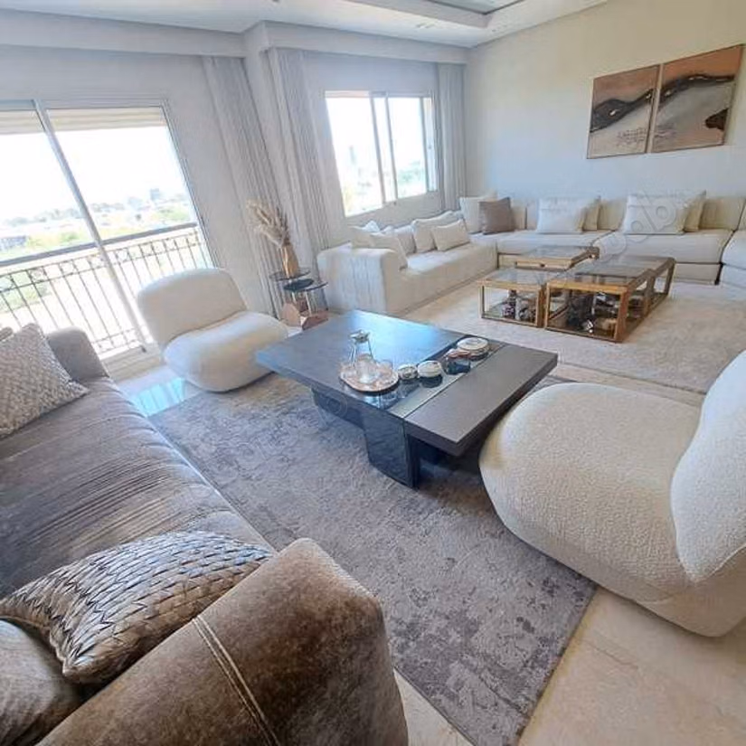 Find an apartment to buy in Oasis. 5 large rooms. Furnished