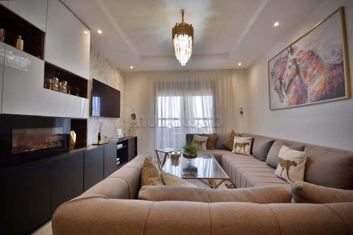 Very nice apartment for rent in Boulevard Med 6.2 rooms. Furnishings