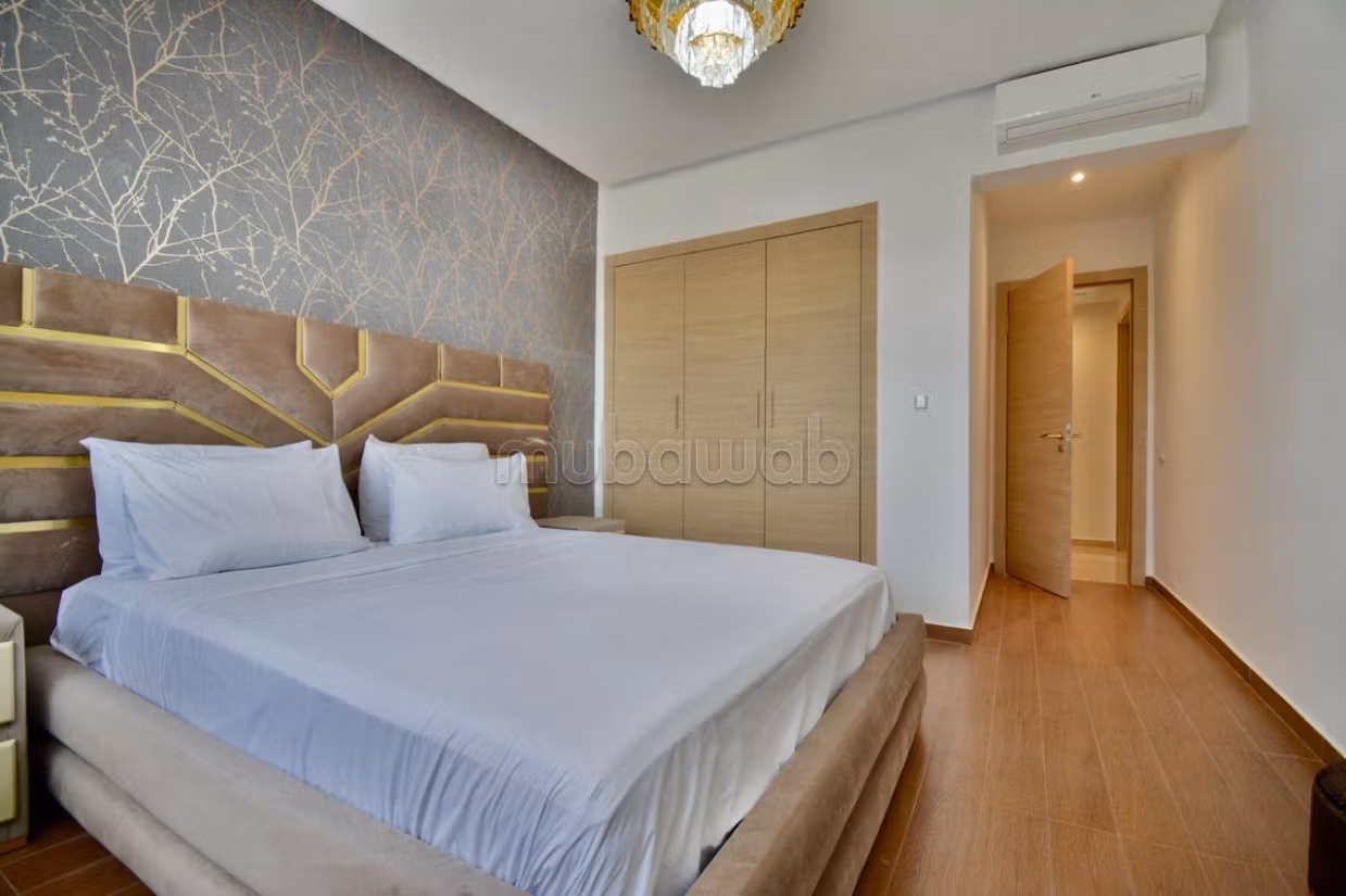 Very nice apartment for rent in Boulevard Med 6.2 rooms. Furnishings