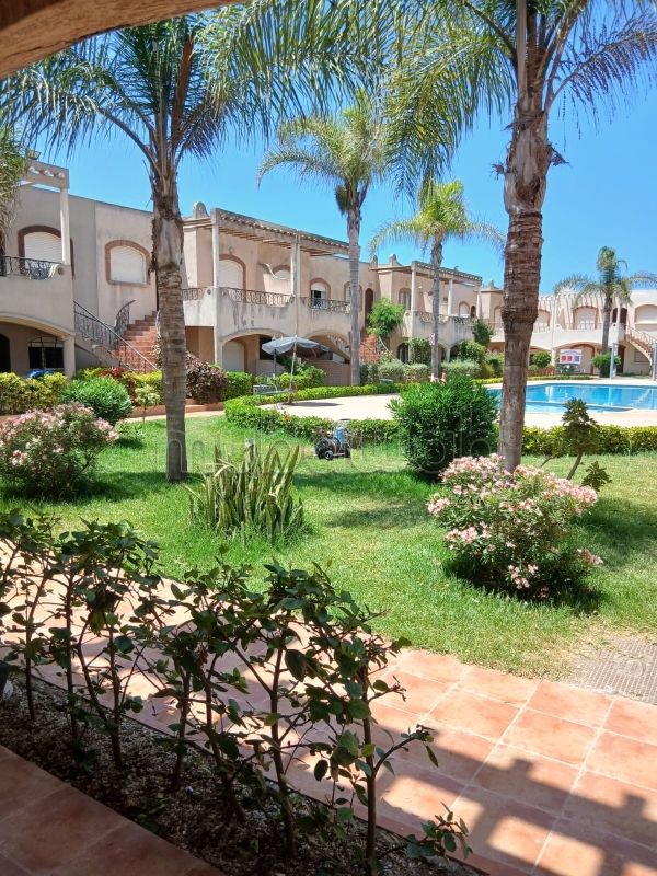 Se vende piso. 2 habitaciones grandes. Armarios