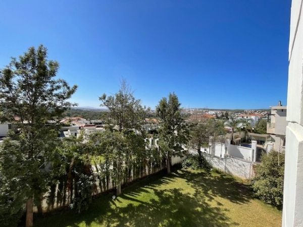 Magnifique duplex location avec terrasse et jardin situation la montagne