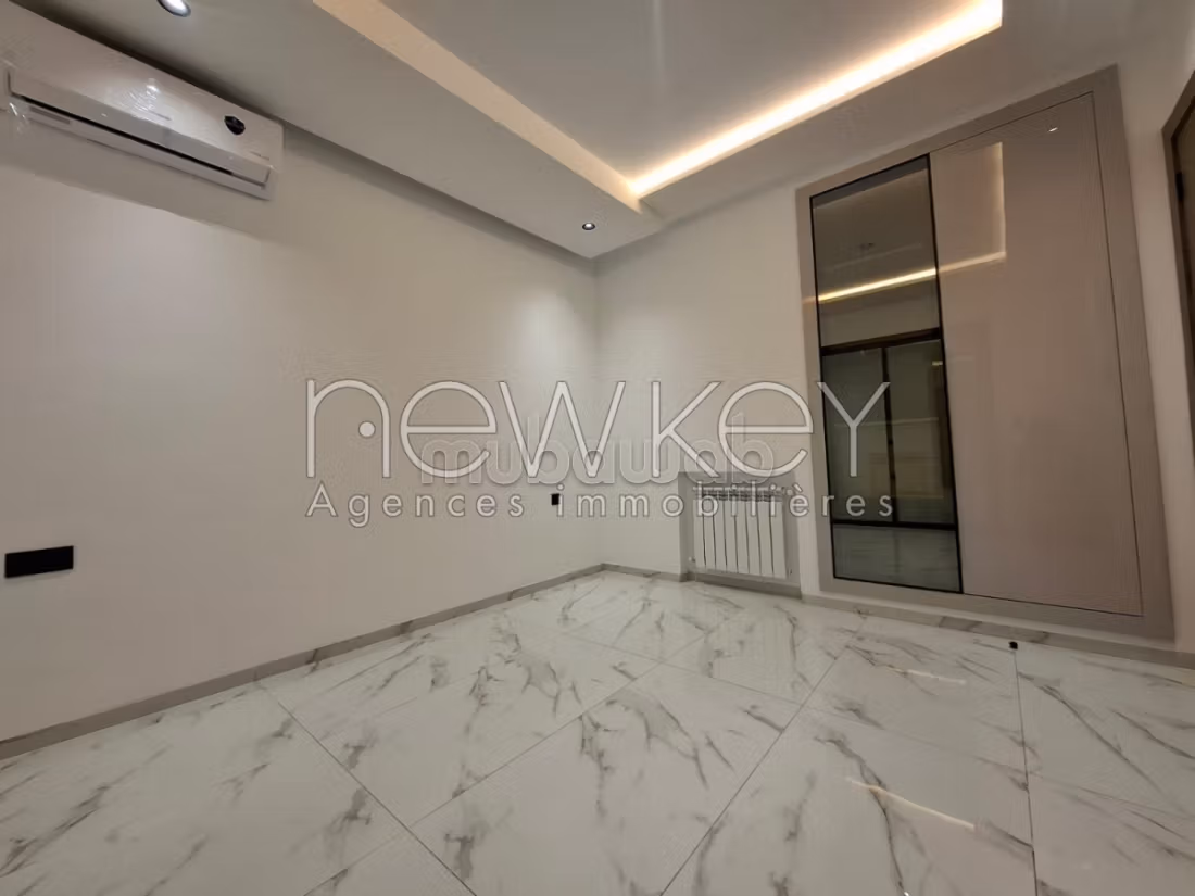 Appartement S2 avec jardin à vendre à La Soukra
