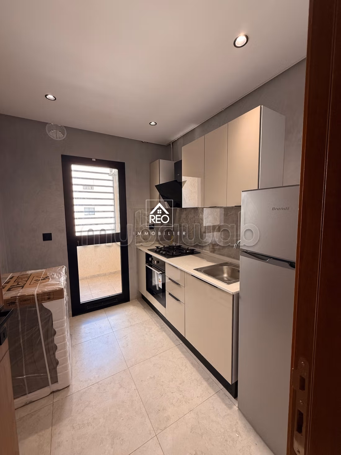 Very nice apartment for rent in Aouina. 1 room. Dressing room