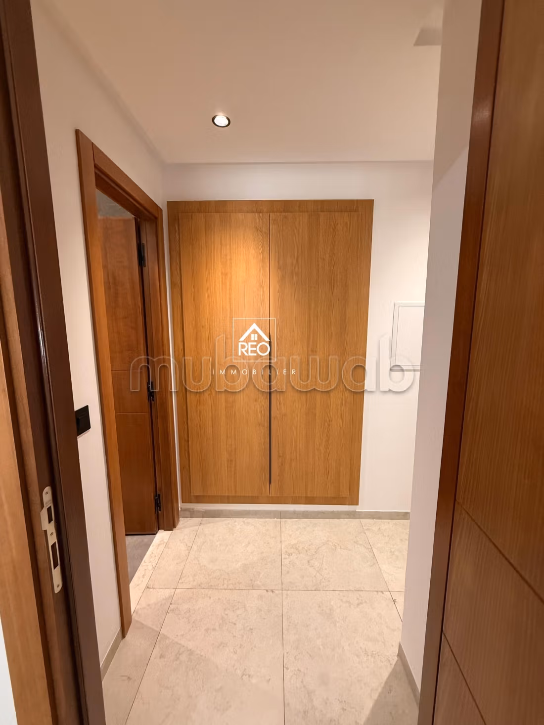 Very nice apartment for rent in Aouina. 1 room. Dressing room
