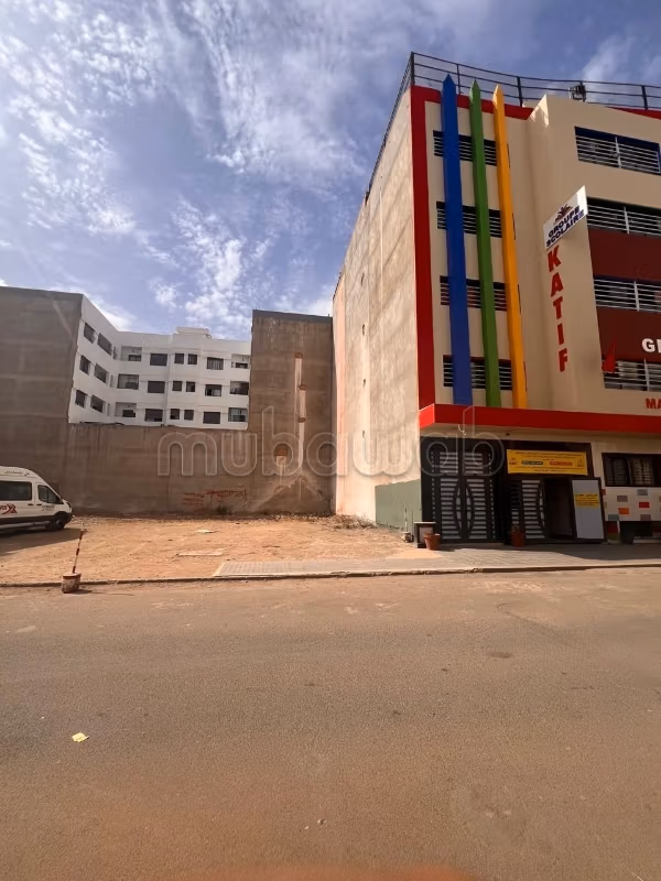 Bonito terreno en venta en Victoria. Pequeña superficie 300 m²