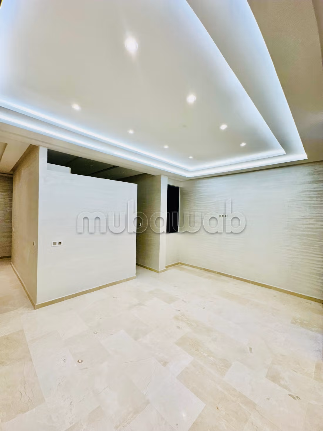 Jolie appartement vide à centre ville. 90 mètre