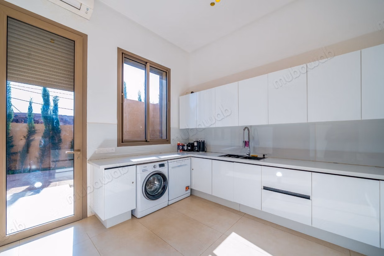 Villa en vente a route d'amezmiz
