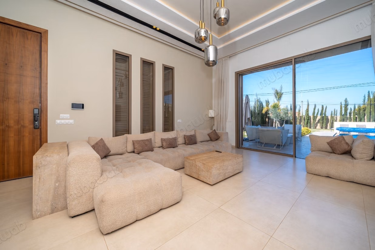 Villa en vente a route d'amezmiz