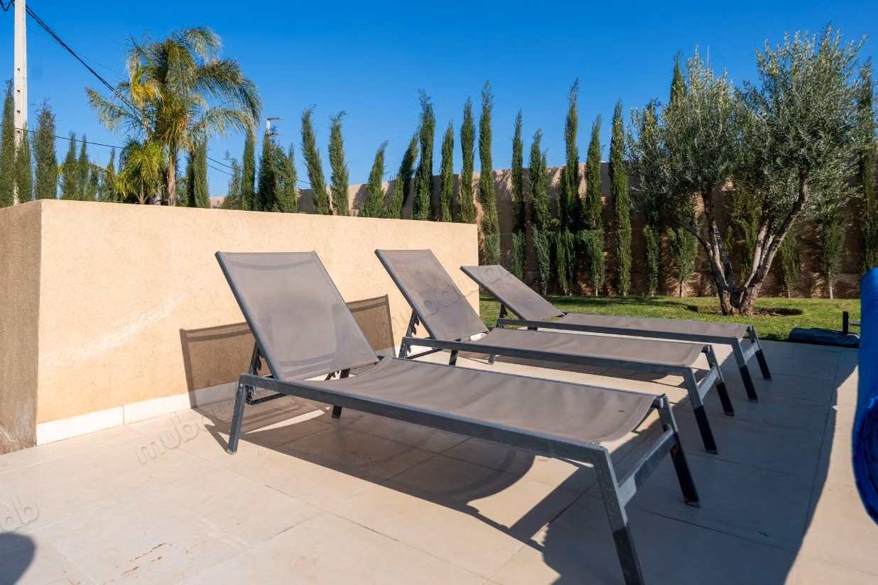 Villa en vente a route d'amezmiz