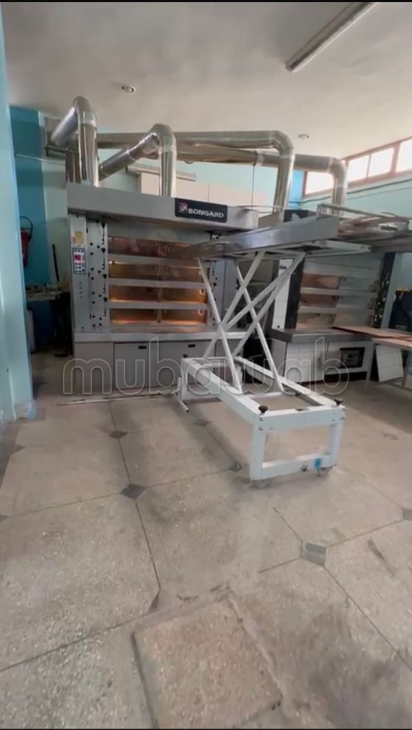 Commercieel vastgoed te koop in Founti. Oppervlakte 180 m²