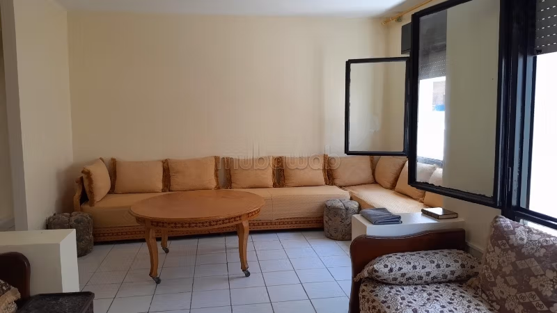 Affitto di un bellissimo appartamento a Wilaya. Superficie 70 m². Ammobiliato