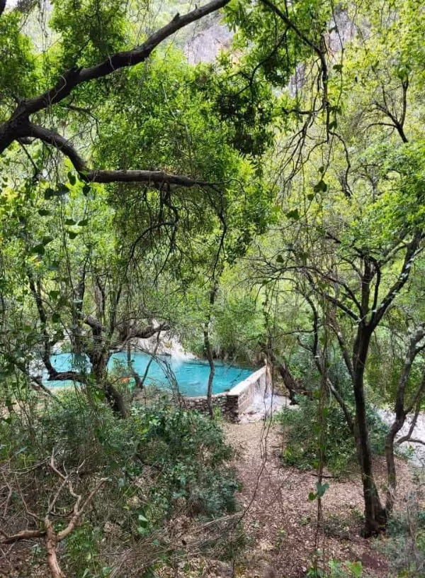 Te koop: land. Totale oppervlakte 300 m²
