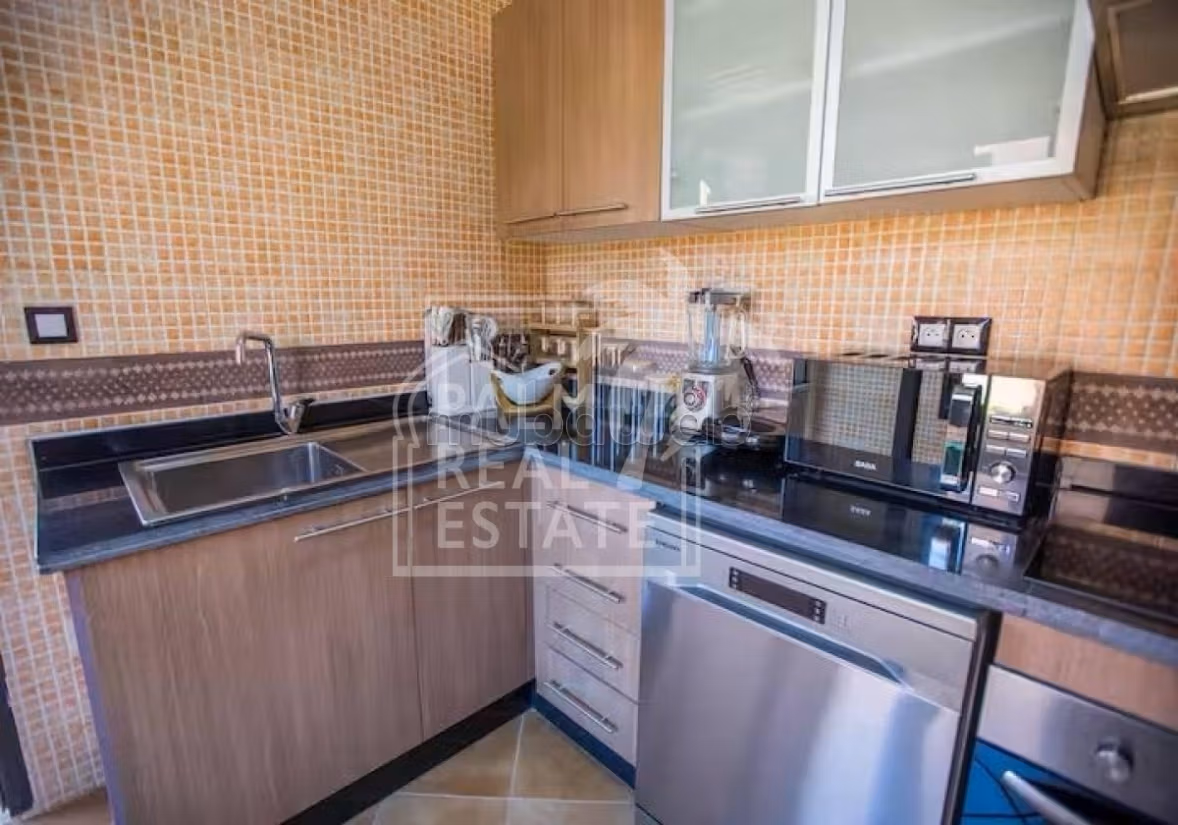 Kopen: villa's en luxe woningen in Route de Fez. 4 Ruimtes. Terras en garage