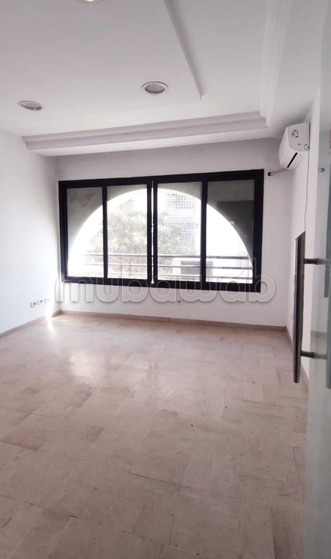 A louer Bureau au LAC 1