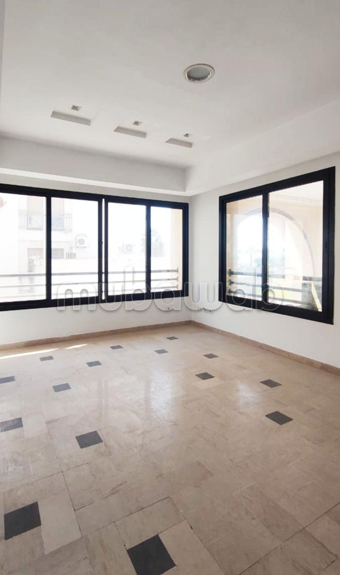 A louer Bureau au LAC 1