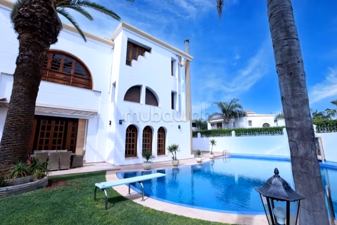 High quality house for sale in Californie. 4 beautiful rooms. Garden and terrace