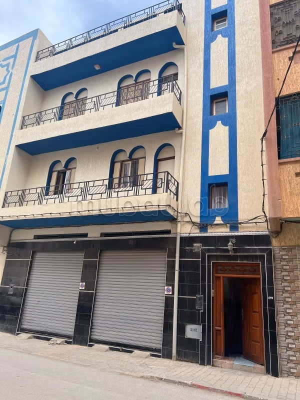 Maison à vendre à Imzouren. 11 chambres agréables. Bien meublé