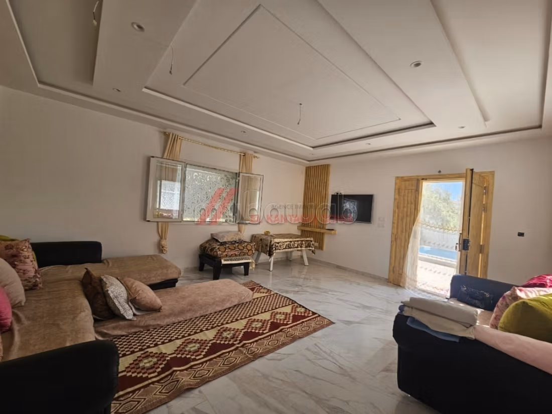 Aloué maison de compagne meublé à Fokaia