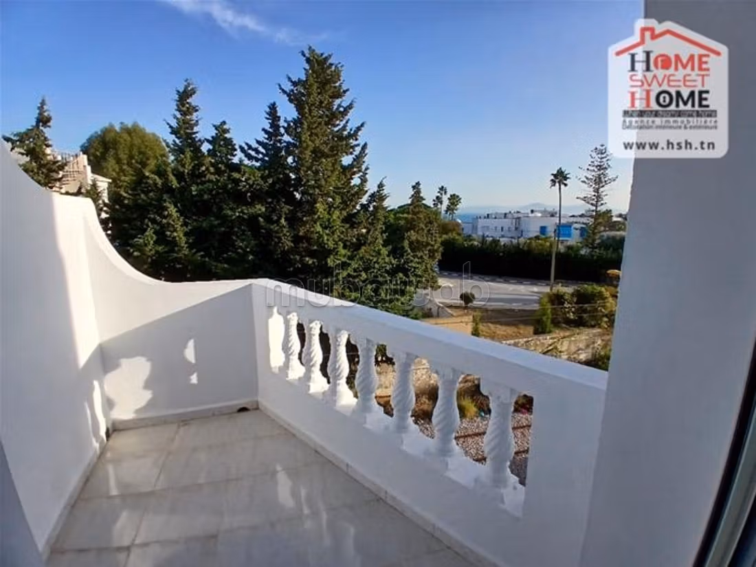 Find an apartment for rent in Amilcar. Large area 150 m². Large balcony